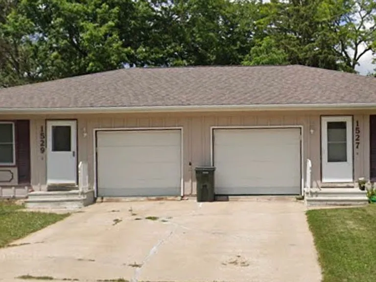 1529 Linda Dr — Photo 1