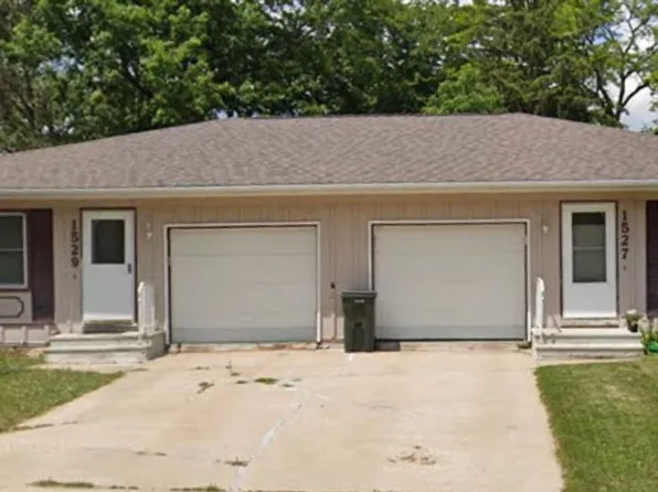 1529 Linda Dr, Cedar Falls, IA 50613