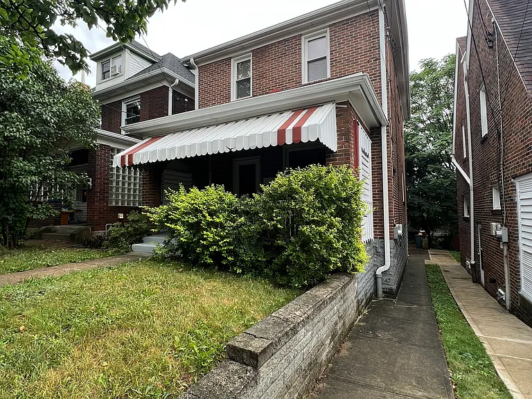 868 Kennebec St — Photo 1