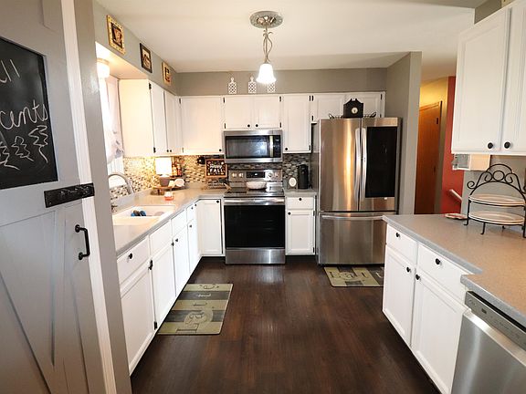 2nd image of 3425 Curry Ln