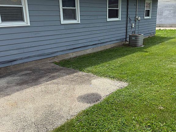 4th image of 310 N Stewart Dr