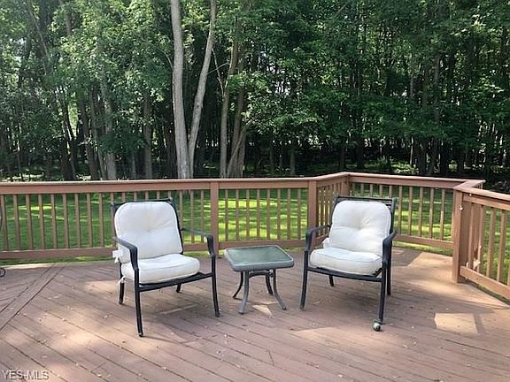 4th image of 864 Cove Ct