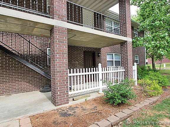 3rd image of 2830 Whitener St APT 2