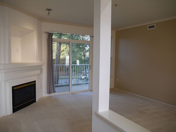 2nd image of 25235 SE Klahanie Blvd APT M202
