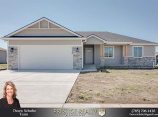 9829 Heather Ln, Manhattan, KS 66502