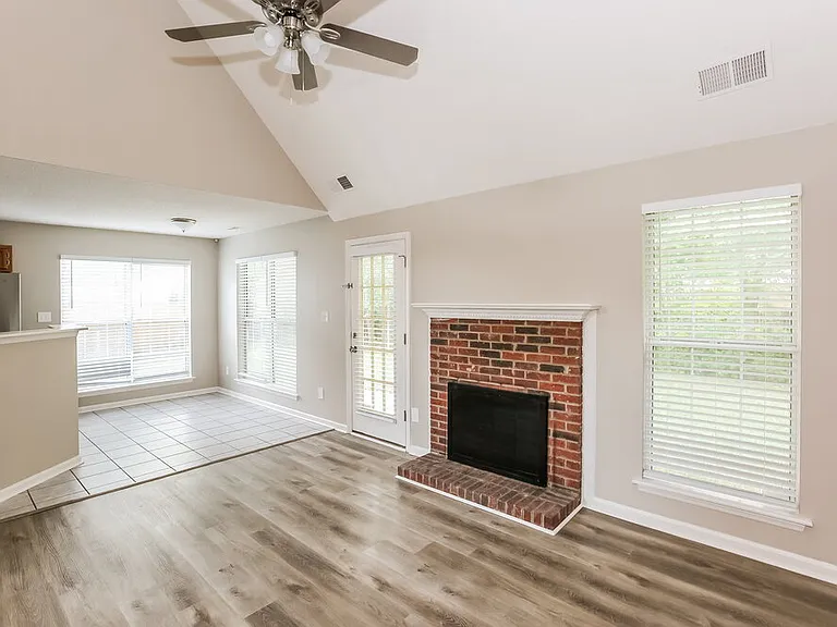 4006 Brookforest Ln — Photo 7