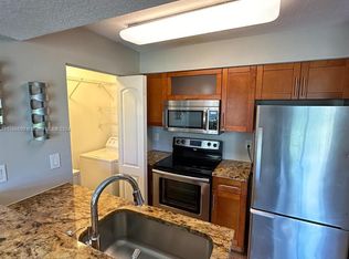 1239 SW 46th Ave APT 911, Pompano Beach, FL 33069