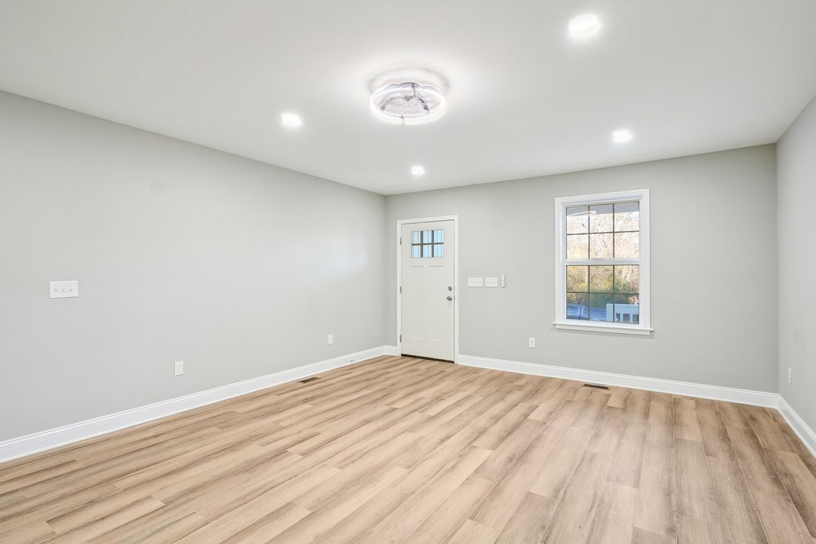 next background image