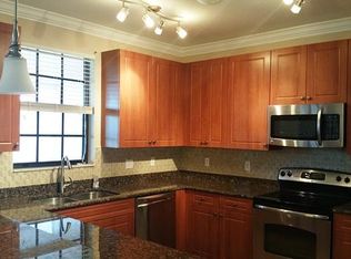 15092 Summit Place Cir, Naples, FL 34119