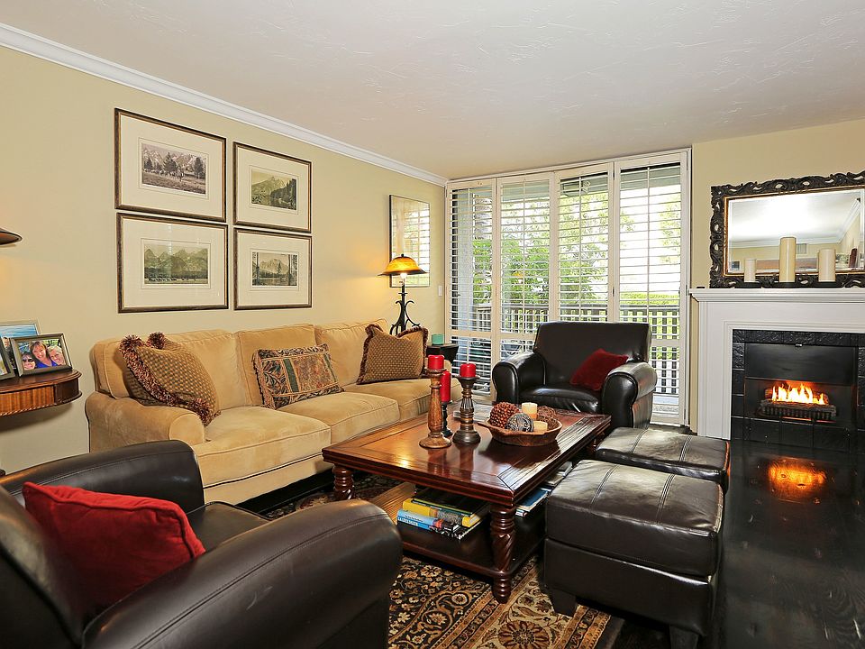 Living rm w Fireplace n Balc