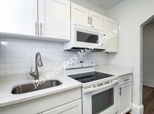 2892 College St APT 4, Jacksonville, FL 32205