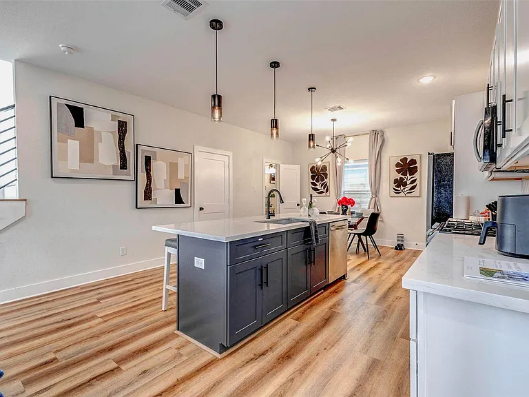 5407 Lee St — Photo 11