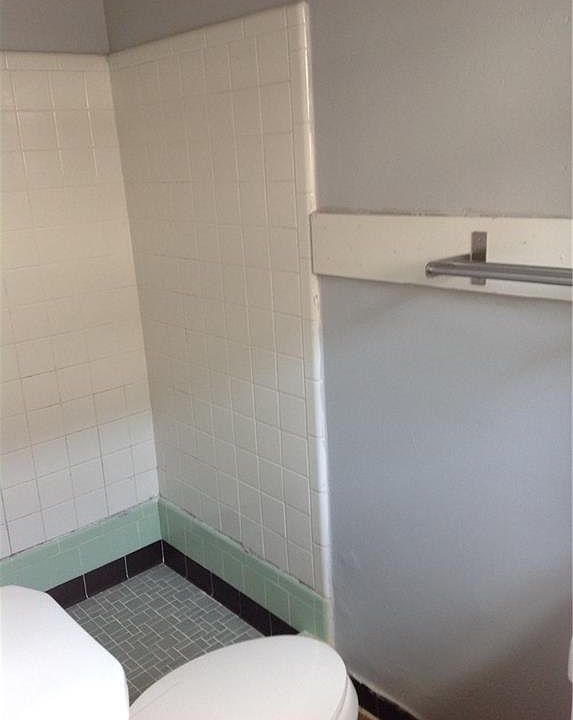 1st image of 504 Elmwood Pl APT 108