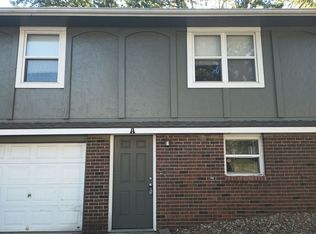 303 NE Westwind Dr UNIT A, Lees Summit, MO 64086
