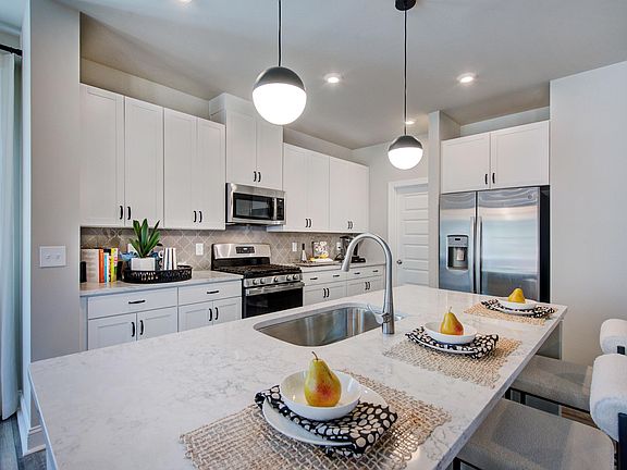 3rd image of 319 Jeter Grove Rd