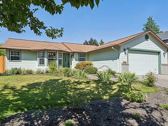 2nd image of 1733 NE Coburn Dr