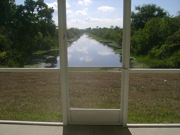 Rear Lanai Water View