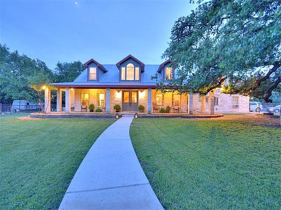 2nd image of 800 Allison Ln