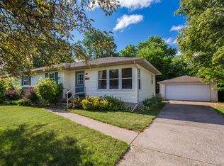 1728 Langley St SE, Grand Rapids, MI 49508