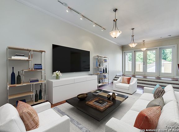 5th image of 400 E Guenther St Unit 2201
