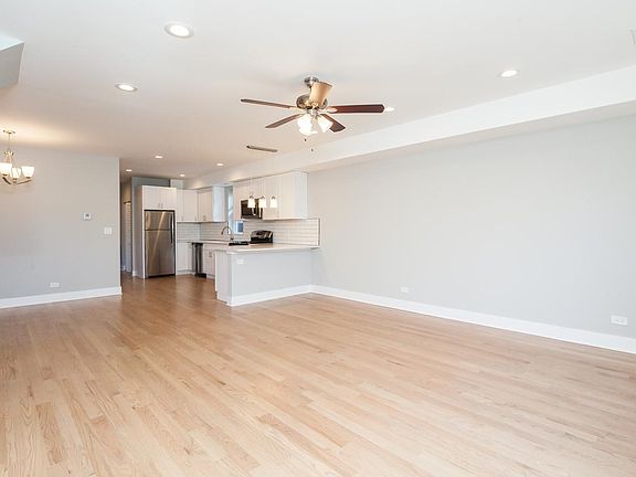 3rd image of 2437 N Ashland Ave #2