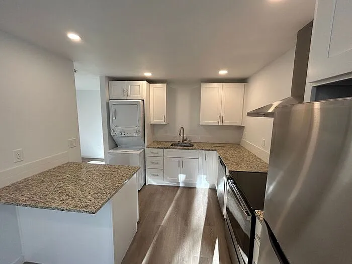 10204 E 13th Ave #D22 — Photo 2