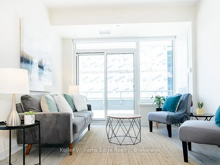 212 King William St #405 — Photo 5