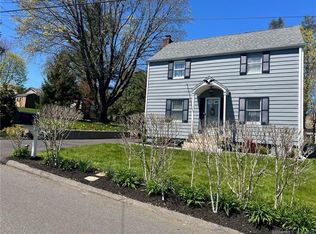 30 Beech St, Trumbull, CT 06611