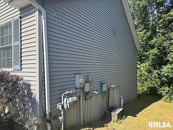 4th image of 106 Stone Creek Ct