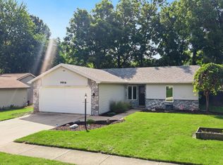 9816 Mustang Dr, Fort Wayne, IN 46825