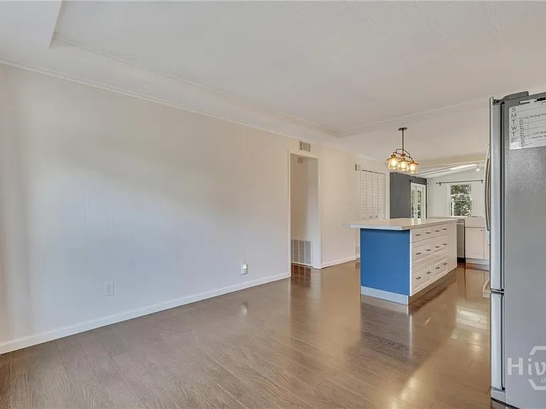 2337 Shirley Dr — Photo 9