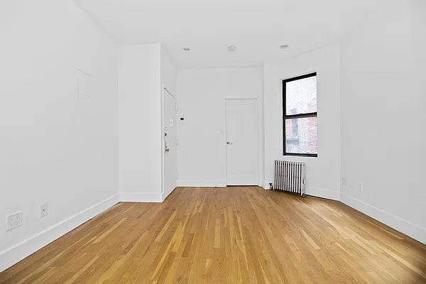 Rented by REAL New York | media 25