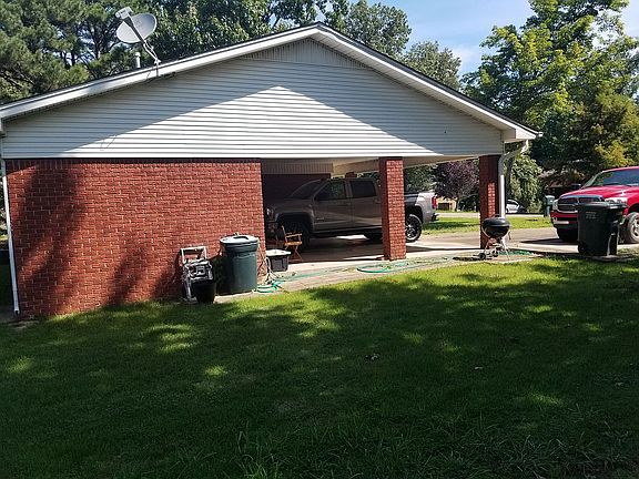 3rd image of 209 County Road 115