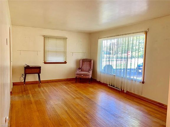 4th image of 5179 Kuszmaul Ave