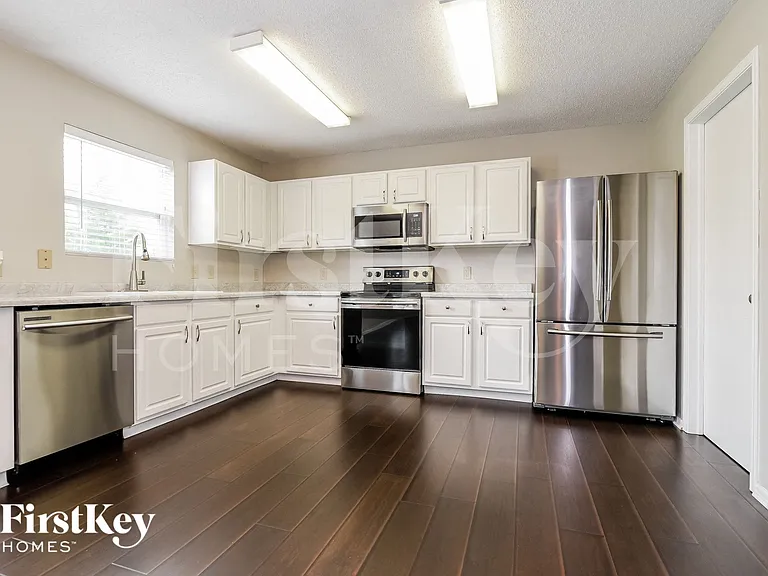 961 Springside Ct — Photo 6
