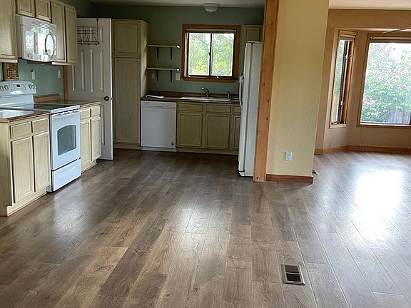 3rd image of 1632 27th Ave