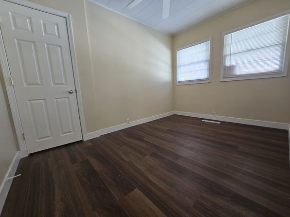 534 Severn Ct, Kingsford Heights, IN 46346