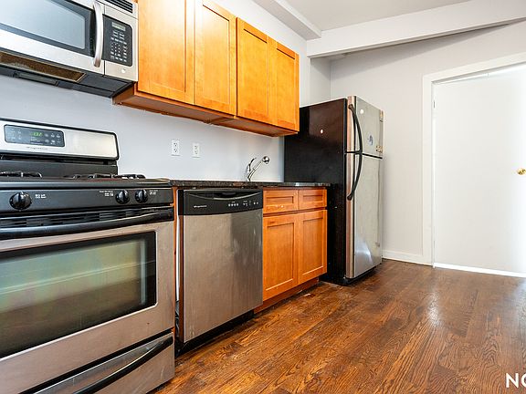 5th image of 146 Jefferson St #4A