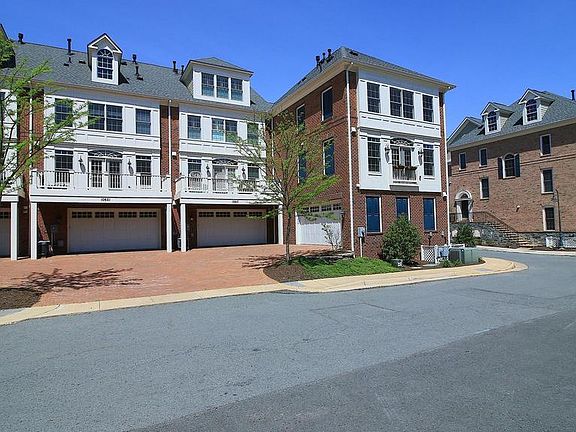 3rd image of 10615 Yorktown Dr