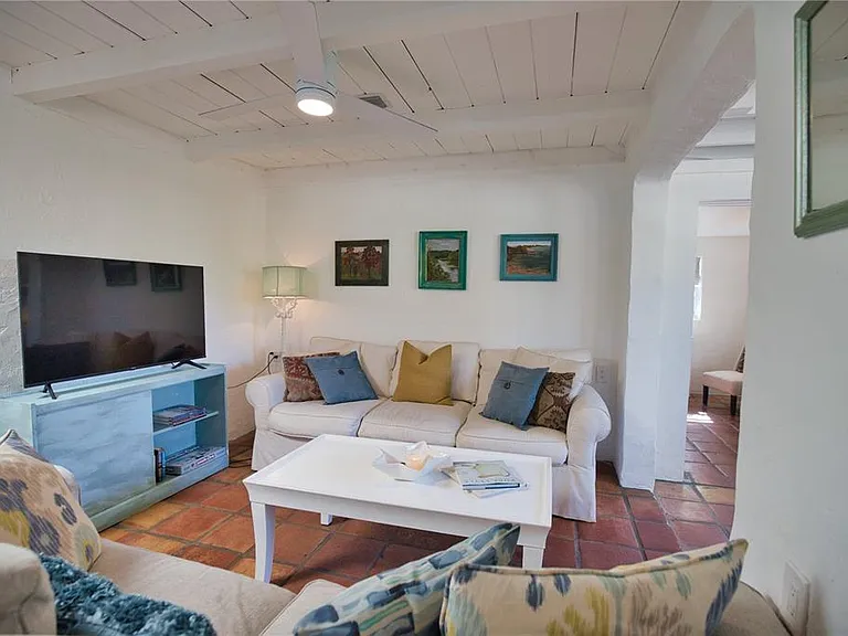 650 Edwards St — Photo 18