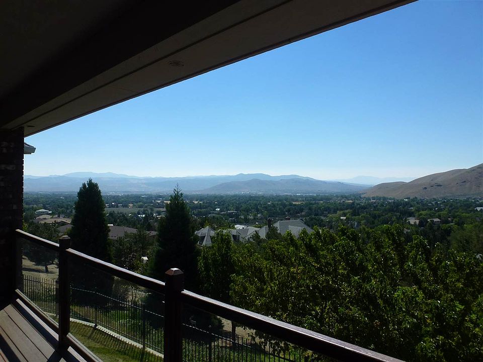 2nd image of 2877 Pinewood Pl