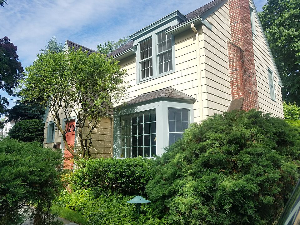 2nd image of 11 Observatory Dr