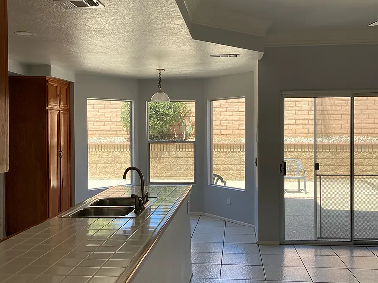 10780 Village Rd — Photo 6