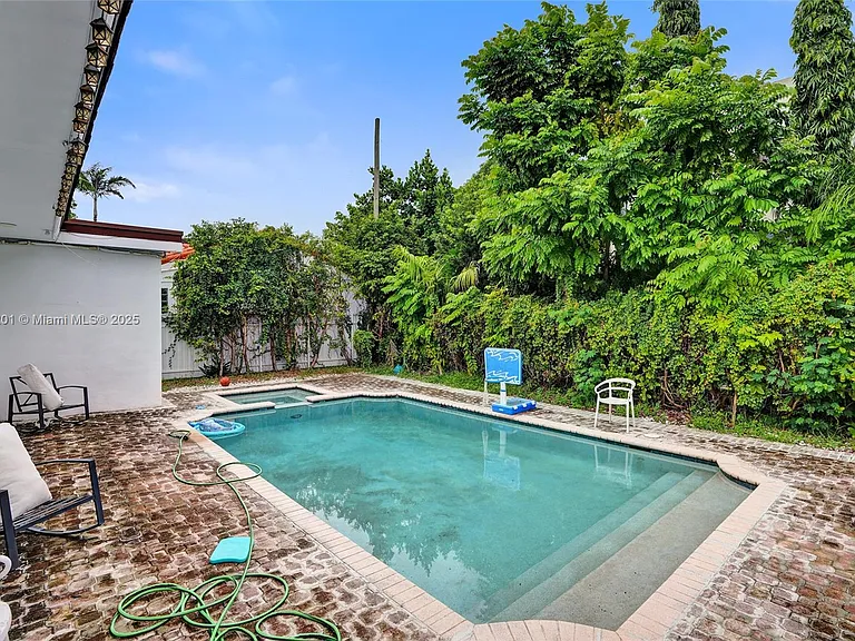3784 Sheridan Ave — Photo 27