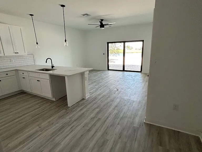 1112 Bismarck Rd — Photo 9