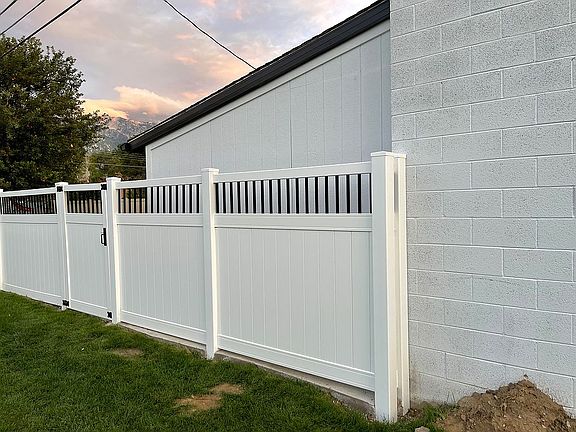 3rd image of 983 E Jade Cir