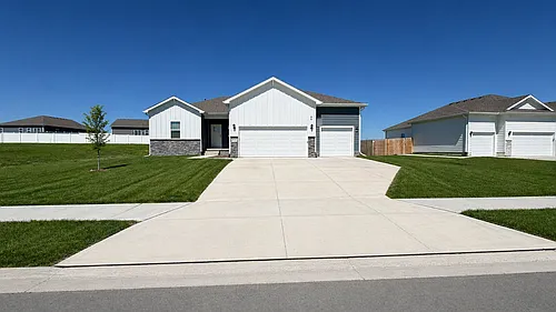 6430 Harvest Dr Photo 1