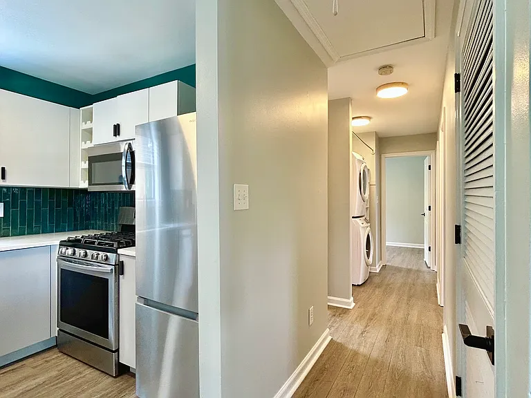 223 Little St SE — Photo 12