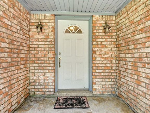4th image of 4206 Lariat Dr