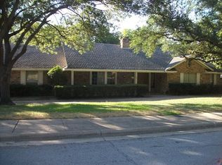 939 Green Tree Ln, Duncanville, TX 75137